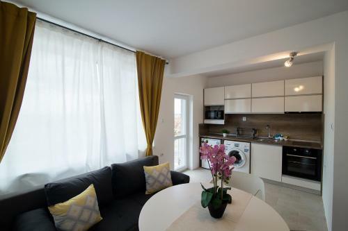 Zara Apartments