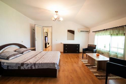 Zara Apartments