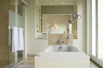 Hotel Asclepios Wellness And Healing Retreat