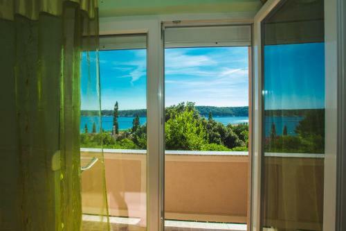Apartment In Barbat/insel Rab 33683b