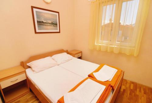 Apartments With A Parking Space Baska (Krk) - 5450
