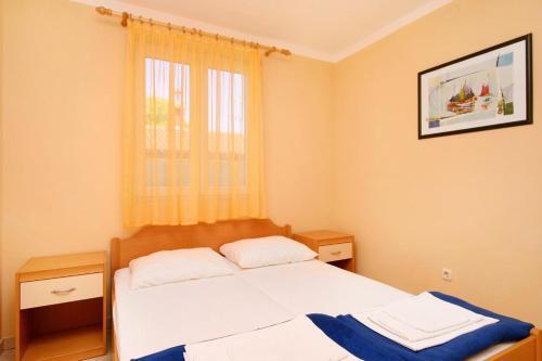 Apartments With A Parking Space Baska (Krk) - 5450