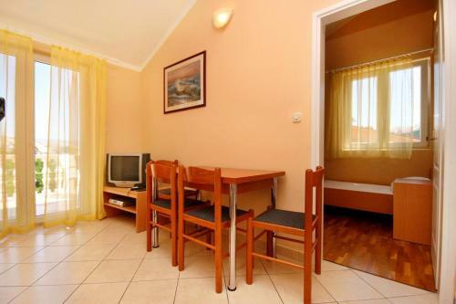 Apartments With A Parking Space Baska (Krk) - 5450