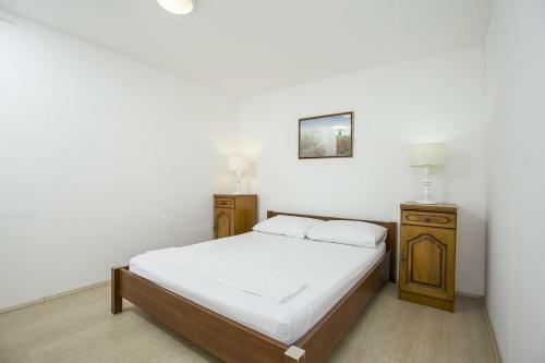 Apartments By The Sea Soline (Krk) - 5449