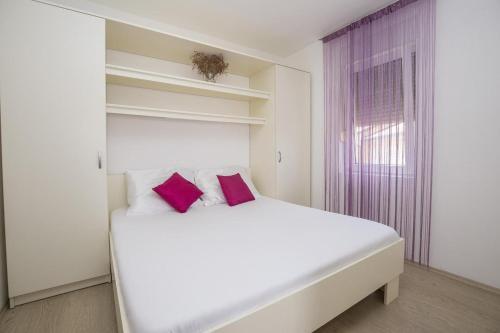Apartments By The Sea Soline (Krk) - 5449