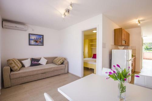 Apartments By The Sea Soline (Krk) - 5449