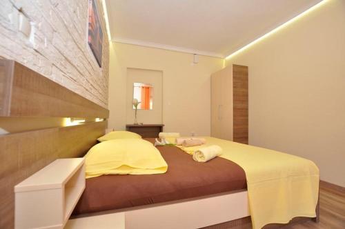 Apartment Gradac 15282f