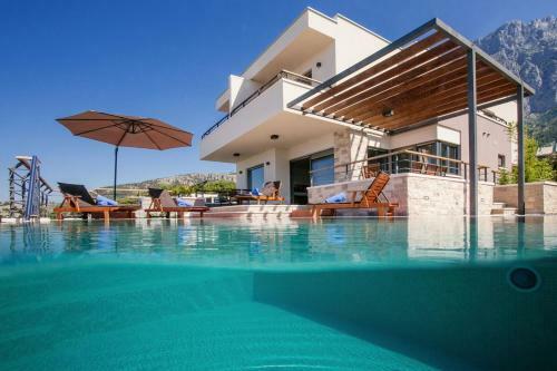 Villa Ctvb105/ - Modern Holiday Home With Private Pool