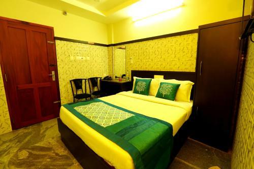 Hotel Oyo 4678 Greens Residency