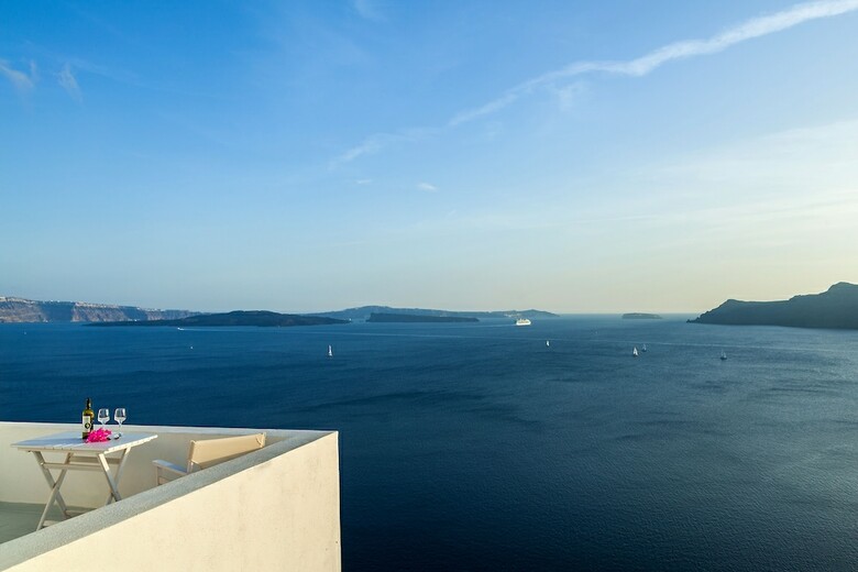 Big Blue Villa By Caldera Houses