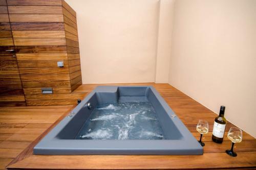 Hostal Portou House