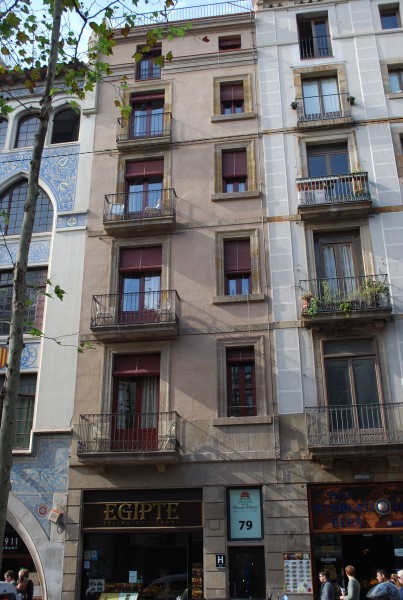 Hostal Flores