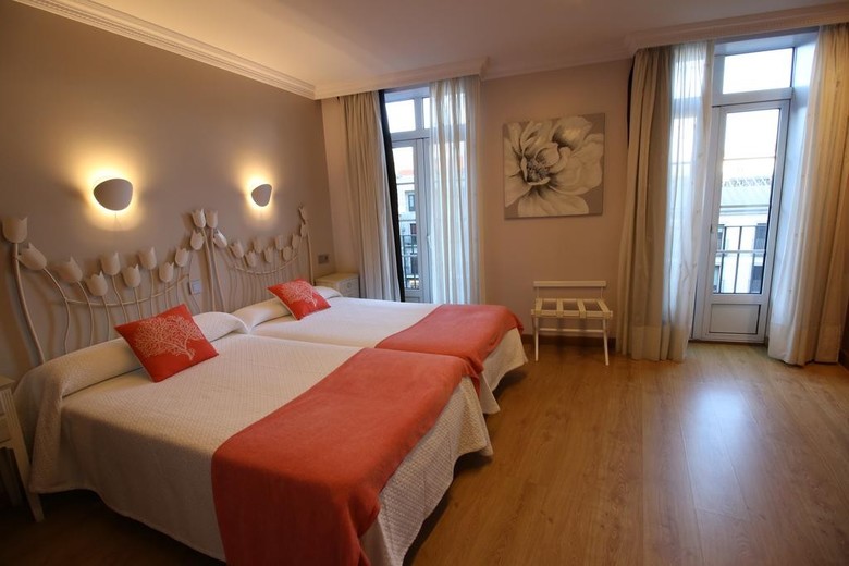 Hotel Puerta Del Sol