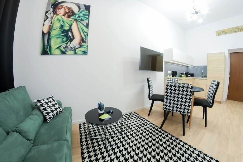 Nook Nook Apartments Dietla 66