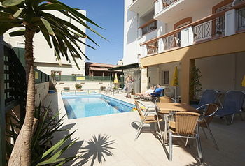 Hotel Apartments Irini