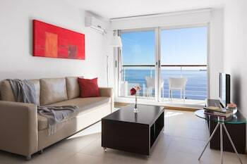 Real Colonia Hotel And Suites