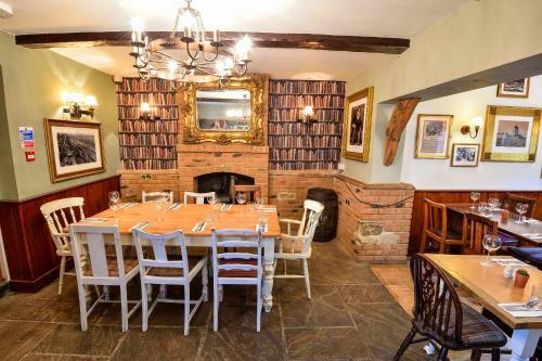Hotel The Coach And Horses
