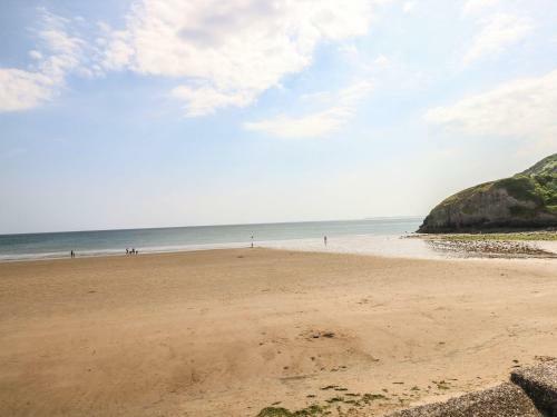 11 Penally Heights, Tenby
