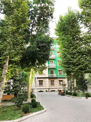 Green City Apartment