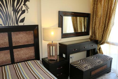 Beach Apartment Zebra