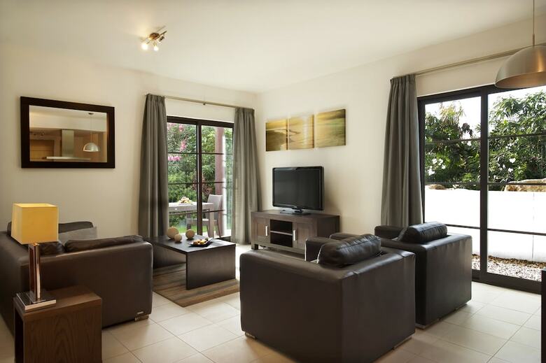 Hotel Melia Tortuga Beach Resort