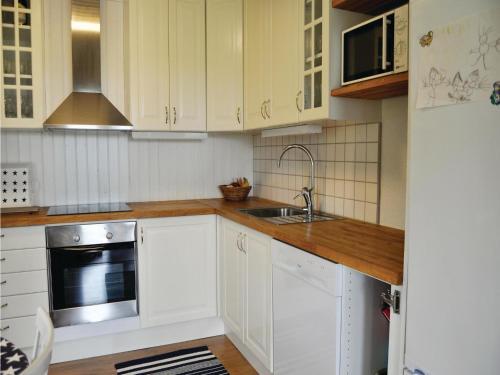 Three-bedroom Holiday Home In Kristinehamn