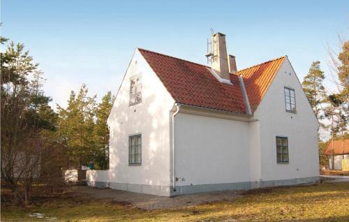 Four-bedroom Holiday Home In Larbro