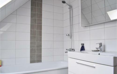Five-bedroom Holiday Home In Visby