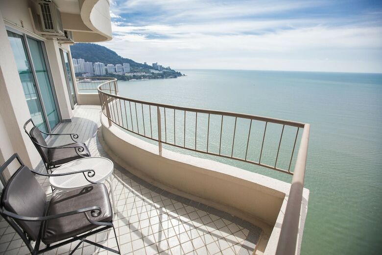 Hotel Rainbow Paradise Beach Resort