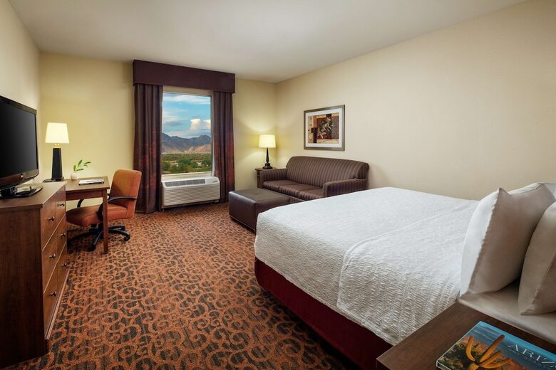 Hotel Hampton Inn And Suites Scottsdale Riverwalk