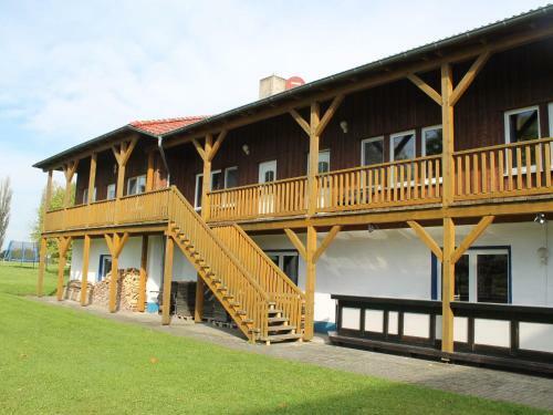 Beautiful Apartment With Terrace In In Boddin
