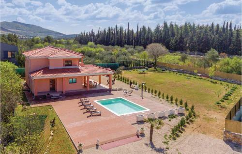 Four-bedroom Holiday Home In Bilice