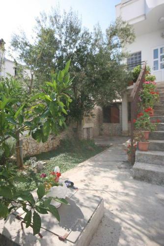 Apartment Arbanija 4646c
