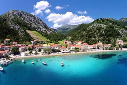 Apartment Trstenik 10119b