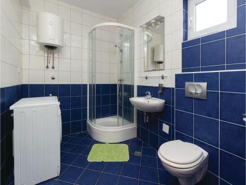 Two-bedroom Apartment In Ugljan