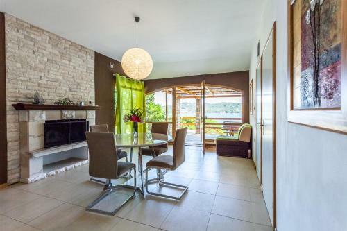 Pebble Bay Paradise House