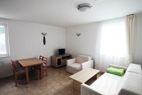 Apartments Jakov