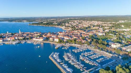 Apartamentos Labinac Ines, Only 300 M From Beach