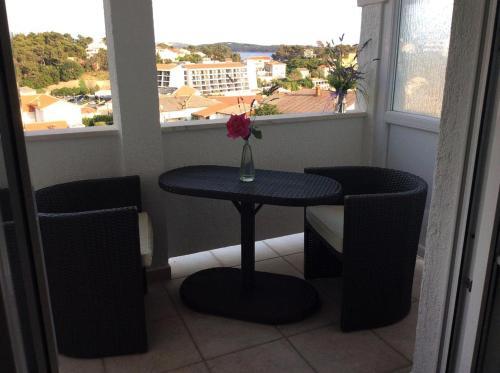 Apartments With A Parking Space Banjol (Rab) - 5022
