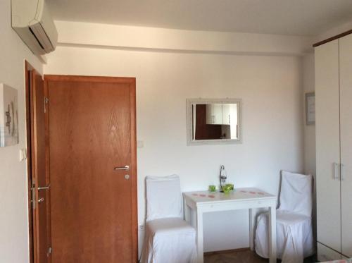 Apartments With A Parking Space Banjol (Rab) - 5022