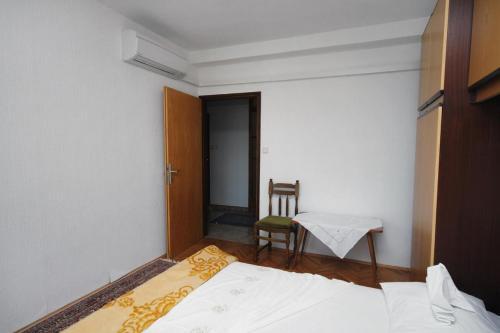 Apartments With A Parking Space Banjol (Rab) - 5022