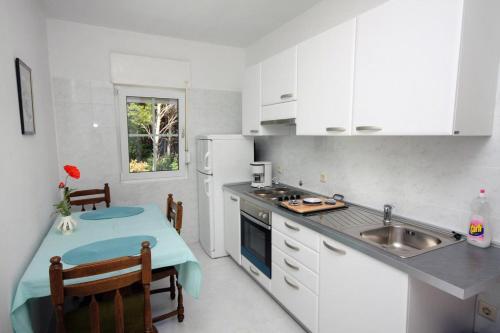 Apartments With A Parking Space Banjol (Rab) - 5022