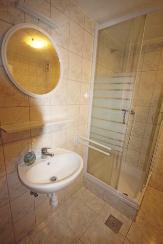 Apartments Njaco