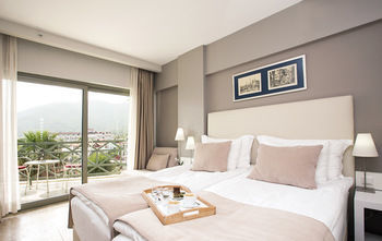 Hotel Marti La Perla