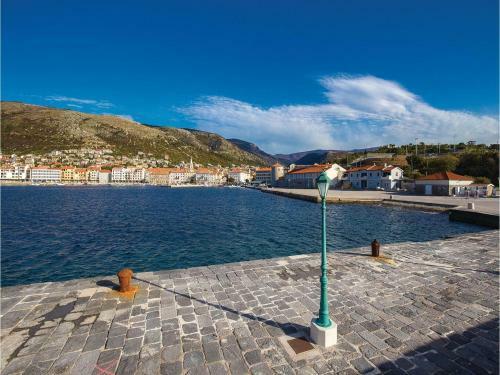 Three-bedroom Apartment In Senj