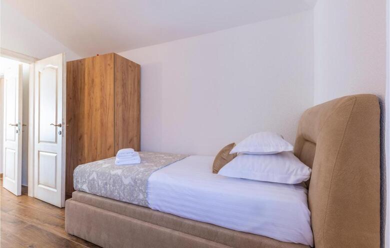 Holiday Home Sestanovac Put Zezevice