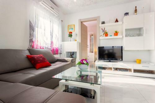 Holiday Home In Sevid 7366