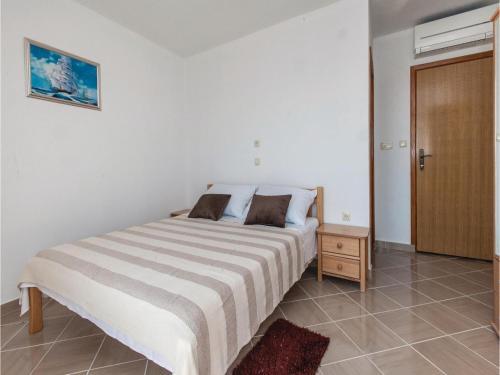 Six-bedroom Holiday Home In Sevid