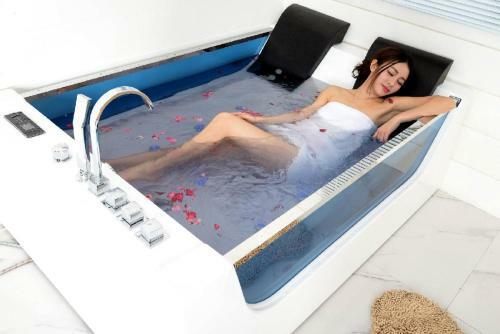 Apartment Val - Private Spa- Jacuzzi, Infrared Sauna, Breakfast, Parking With Video Surveillance, Entry With Pin 0 - 24h, Book Without Credit Card