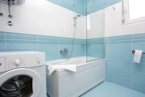 Apartment Split 11623b
